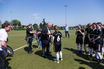 Bild 56 - B-Juniorinnen Pokalfinale SV Henstedt Ulzburg - SG Holstein Sued : 2:0